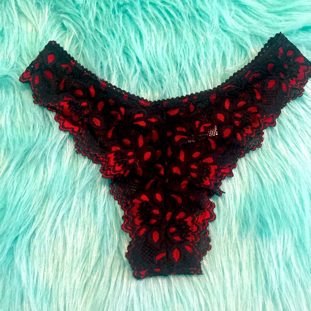 Fredricks of Hollywood black lace panties French cut -cheeky -small